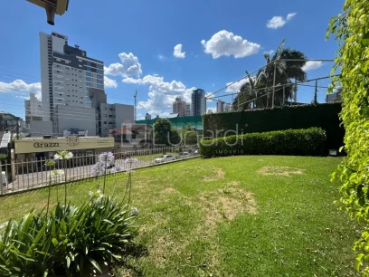 Foto Casa com 7 Dormitórios