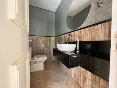 Foto Casa com 7 Dormitórios