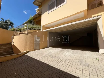 Foto Casa com 7 Dormitórios