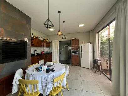 Foto Casa com 2 Dormitórios