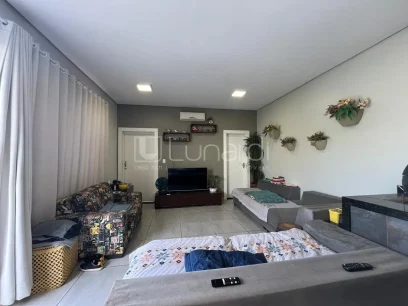 Foto Casa com 2 Dormitórios