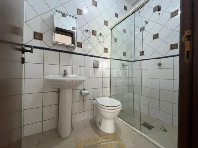 Foto Casa com 4 Dormitórios