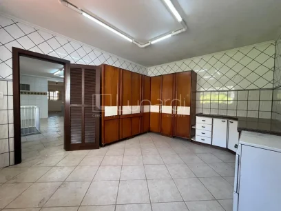 Foto Casa com 4 Dormitórios