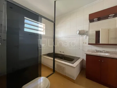 Foto Casa com 4 Dormitórios