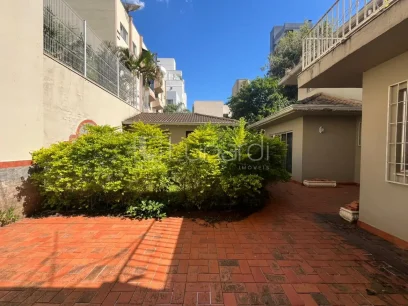 Foto Casa com 4 Dormitórios