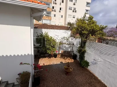 Foto Casa com 3 Dormitórios