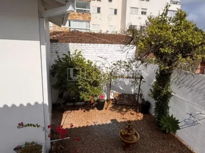 Foto Casa com 3 Dormitórios