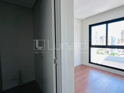 Foto Apartamento com 3 Suítes