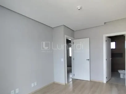 Foto Sobrado com 3 Dormitórios