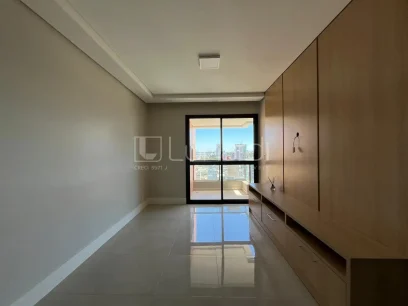 Foto Apartamento com 2 Dormitórios