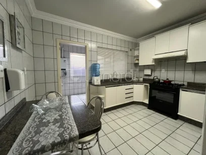 Foto Apartamento com 3 Dormitórios