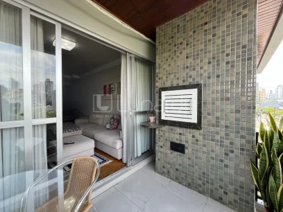 Foto Apartamento com 3 Dormitórios