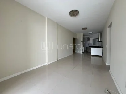 Foto Apartamento com 2 Dormitórios