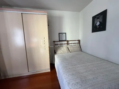 Foto Apartamento com 3 Dormitórios