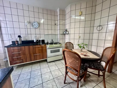 Foto Apartamento com 3 Dormitórios