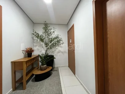 Foto Apartamento com 2 Dormitórios