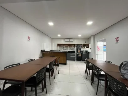 Foto Apartamento com 2 Dormitórios