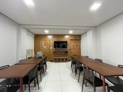 Foto Apartamento com 2 Dormitórios