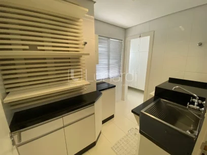 Foto Apartamento com 3 Suítes