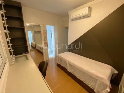 Foto Apartamento com 3 Suítes