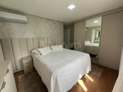 Foto Apartamento com 2 Dormitórios