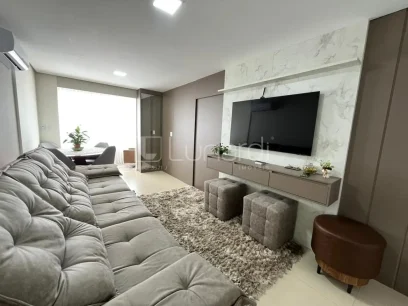 Apartamento com 2 Dormitórios