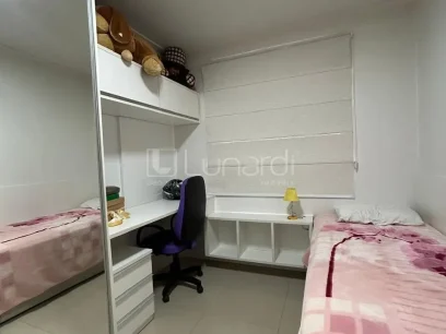 Foto Apartamento com 2 Dormitórios