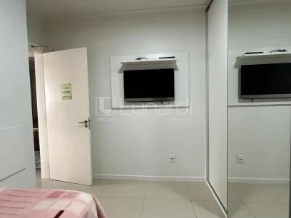 Foto Apartamento com 2 Dormitórios