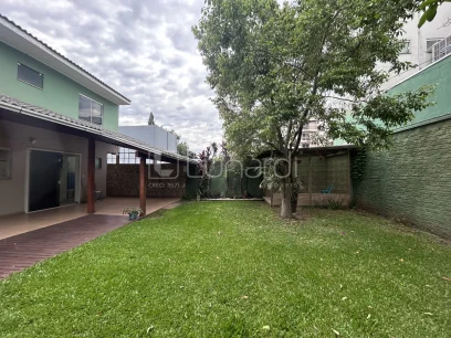 Foto Casa com 4 Dormitórios