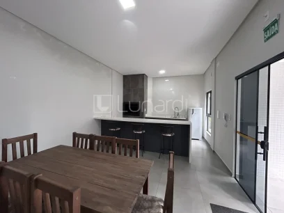 Foto Apartamento com 2 Dormitórios