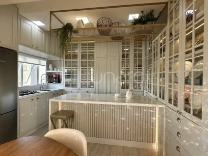 Foto Apartamento com 4 Dormitórios