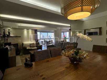 Foto Apartamento com 3 Dormitórios