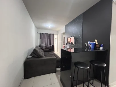 Foto Apartamento com 2 Dormitórios