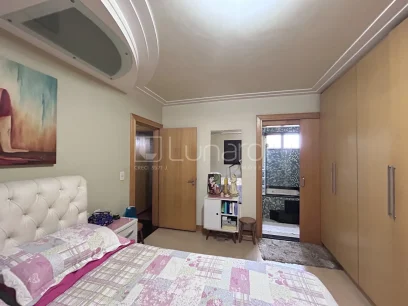 Foto Apartamento com 3 Dormitórios