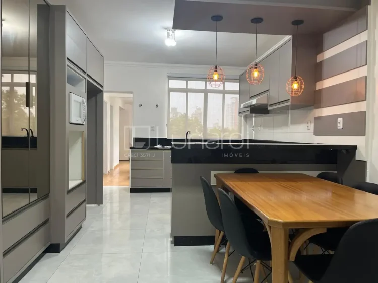 Apartamento com 3 Dormitórios