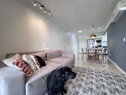 Foto Apartamento com 2 Dormitórios