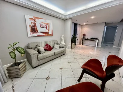 Foto Apartamento Duplex com 3 Dormitórios