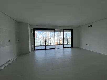 Foto Apartamento com 3 Suítes