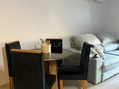 Foto Apartamento com 2 Dormitórios