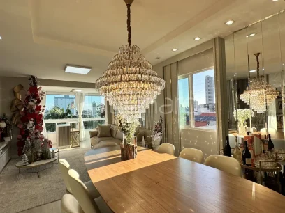 Foto Apartamento com 4 Dormitórios