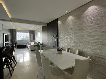 Foto Apartamento com 3 Dormitórios