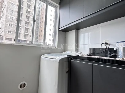 Foto Apartamento com 2 Dormitórios