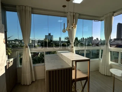 Foto Apartamento com 4 Dormitórios