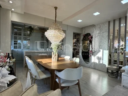 Foto Apartamento com 4 Dormitórios