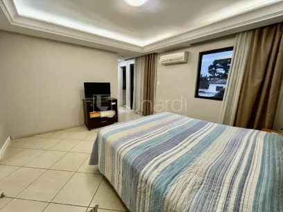 Foto Apartamento Duplex com 3 Dormitórios