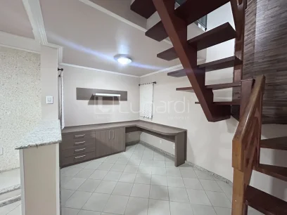 Foto Casa com 4 Dormitórios