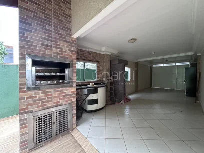 Foto Casa com 4 Dormitórios