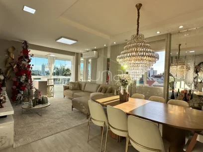 Foto Apartamento com 4 Dormitórios