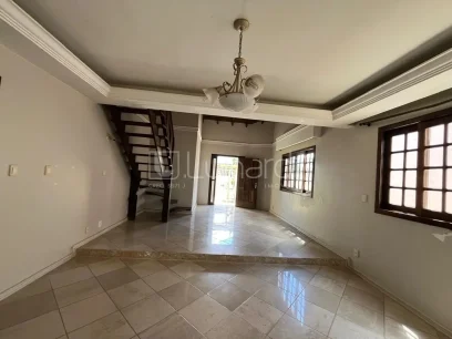 Foto Casa com 3 Dormitórios