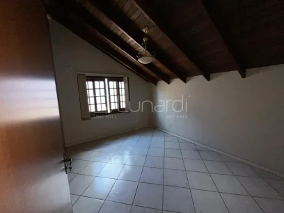 Foto Casa com 3 Dormitórios